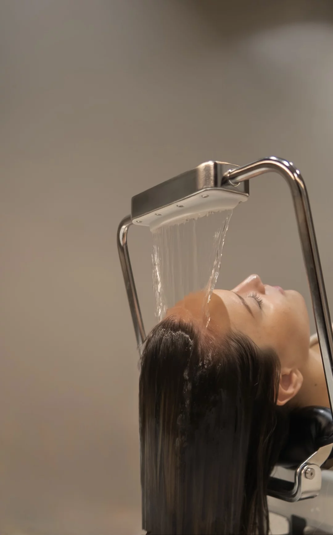 Ritual de spa capil·lar Chōwa amb massatge d’aigua